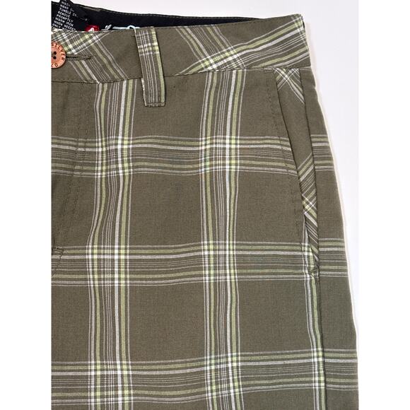 Quiksilver Men's Olive Green Plaid Bermuda Shorts Size 30 Embroidered Logo - Picture 3 of 13